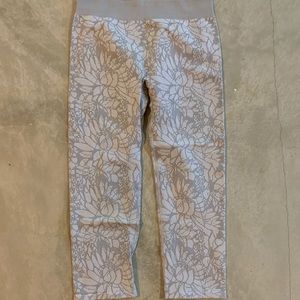 Fabletics Seamless Crop leggings